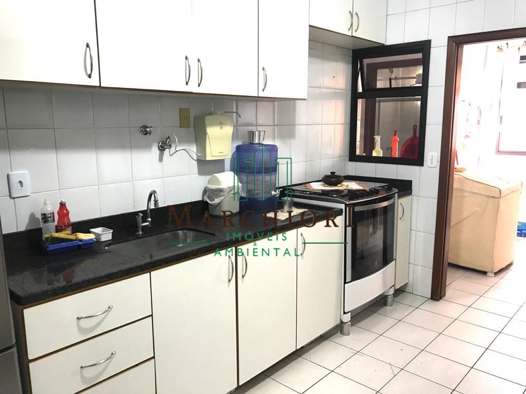 Apartamento à venda com 4 quartos, 180m² - Foto 2