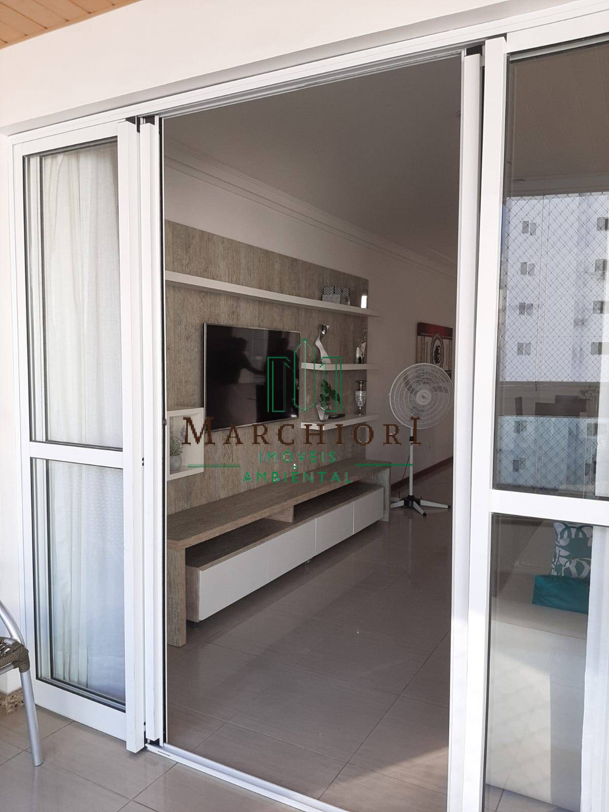 Apartamento à venda com 3 quartos, 130m² - Foto 4