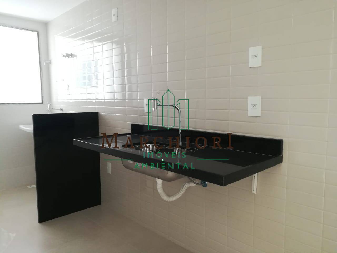 Apartamento à venda com 2 quartos, 64m² - Foto 3