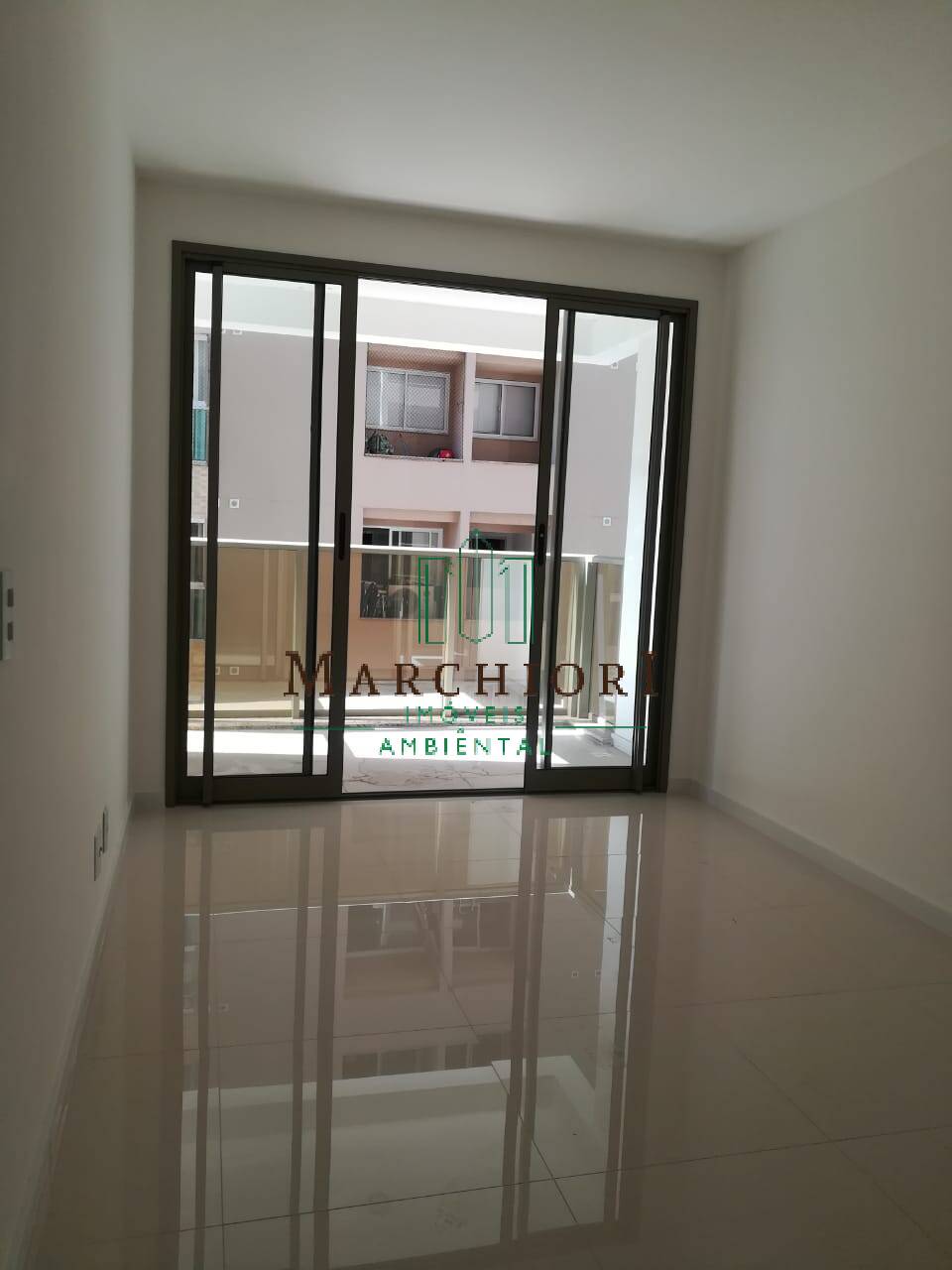 Apartamento à venda com 2 quartos, 64m² - Foto 19