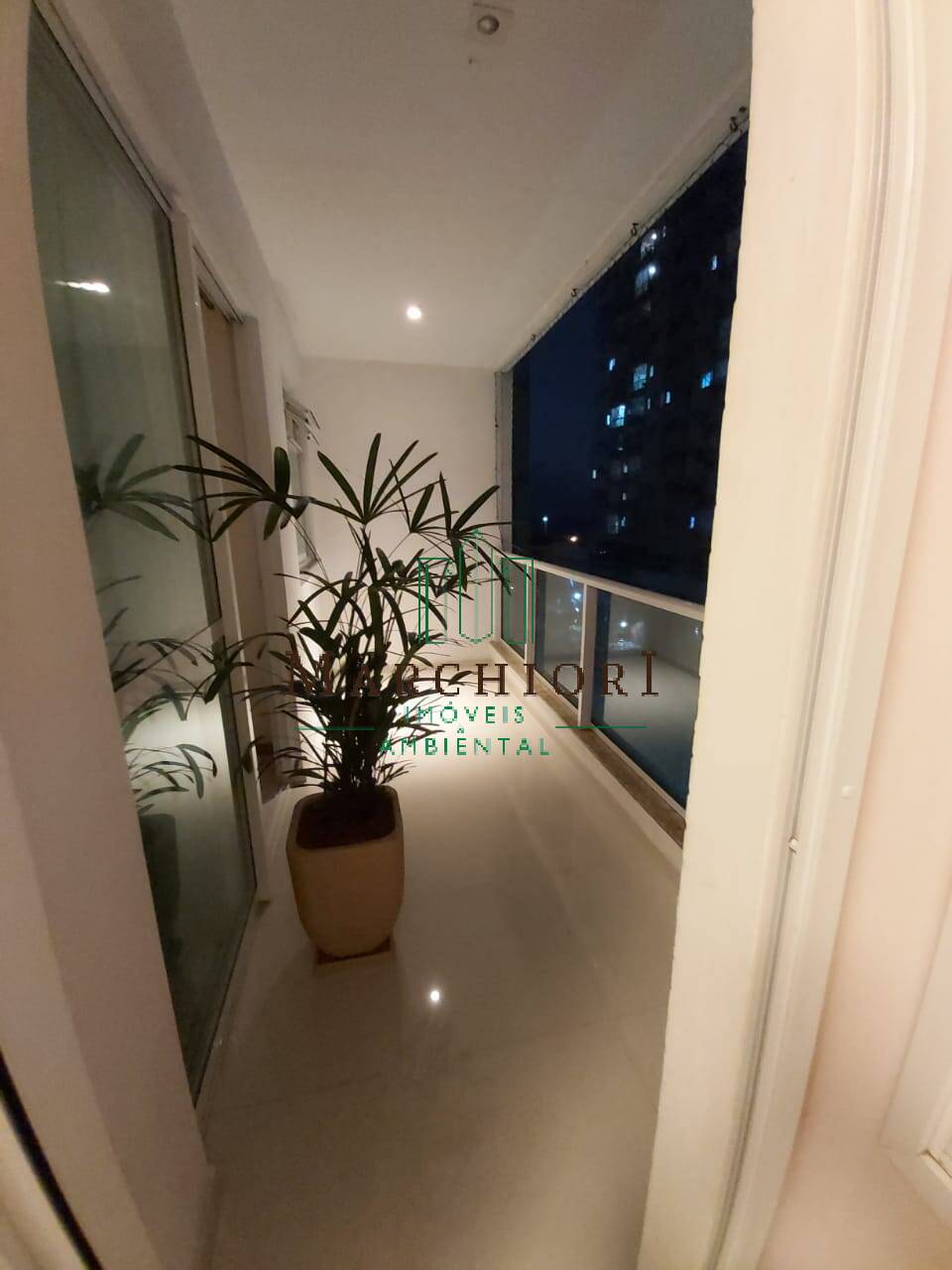 Apartamento à venda com 2 quartos, 64m² - Foto 9