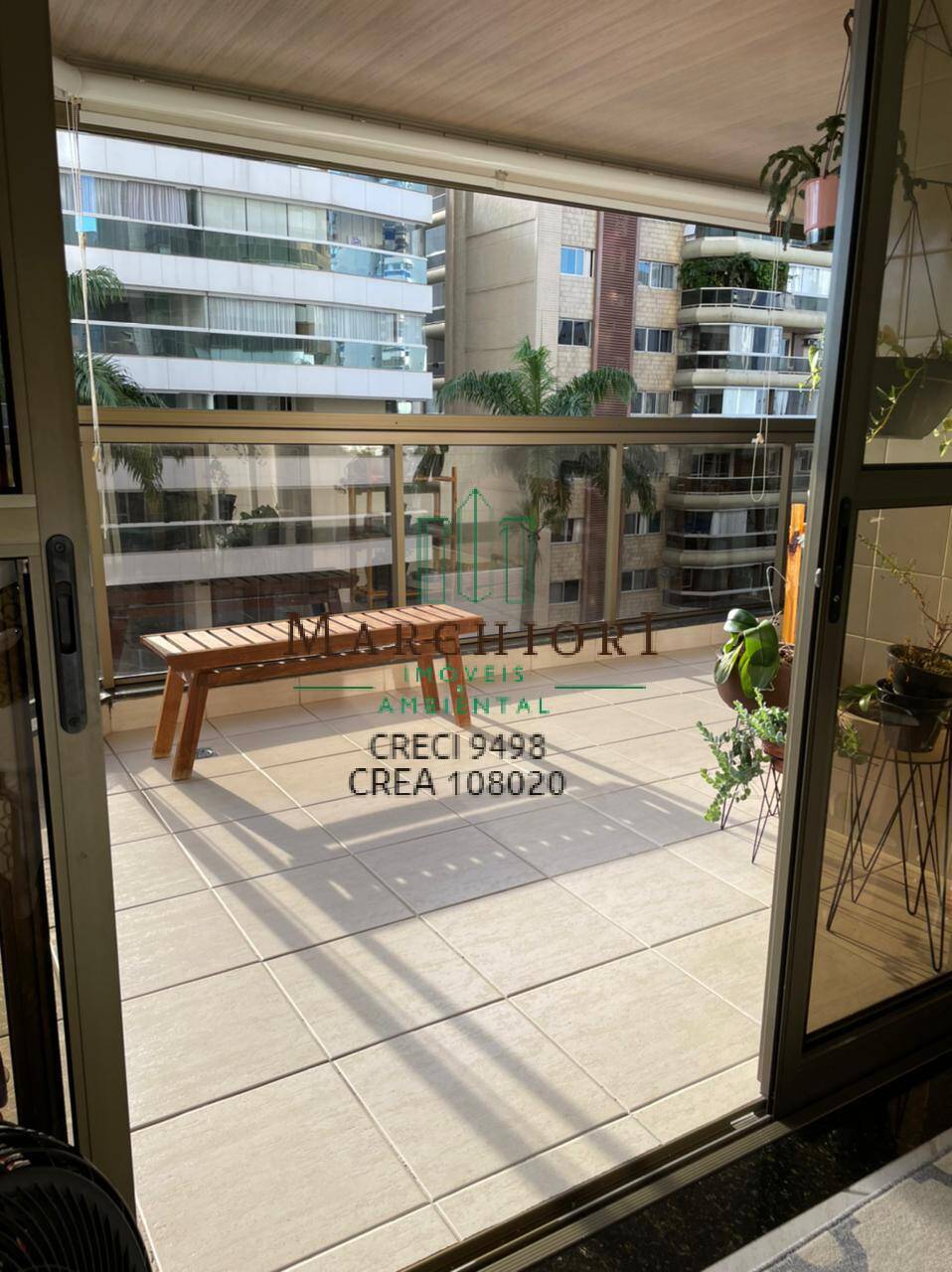 Apartamento à venda com 4 quartos, 217m² - Foto 2